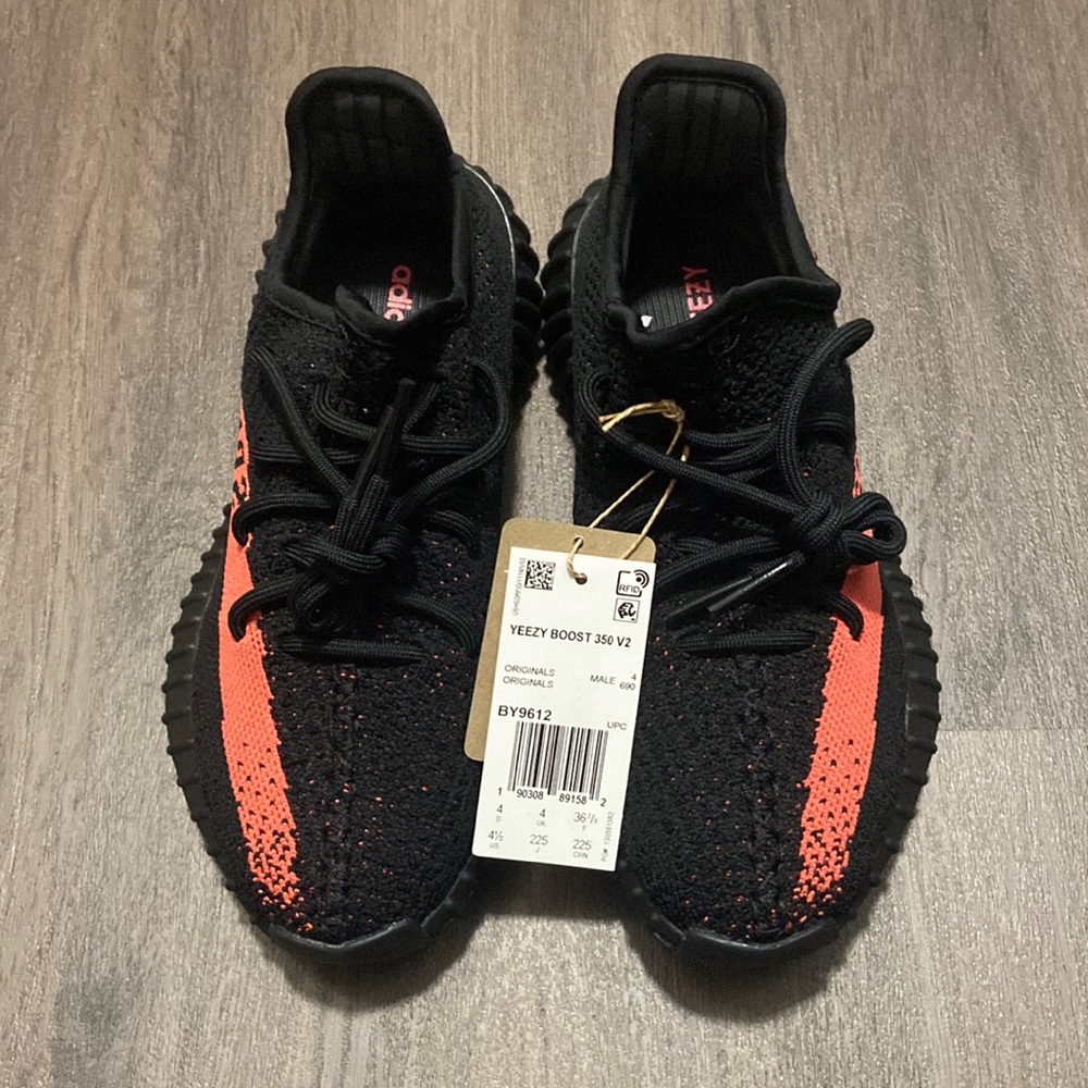 Yeezy Boost 350 V2